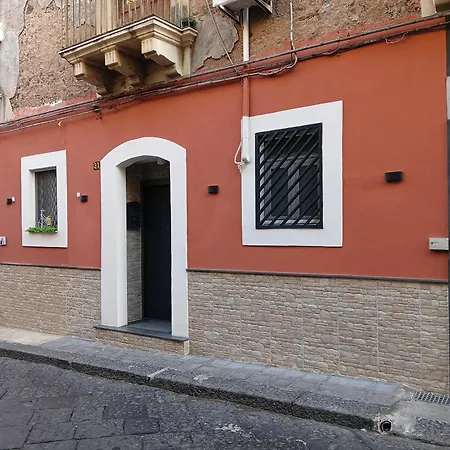 Happy Historic House Apartment Catania